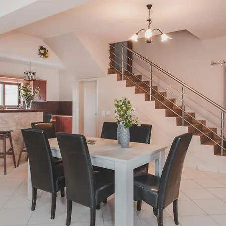 Villa Volimes